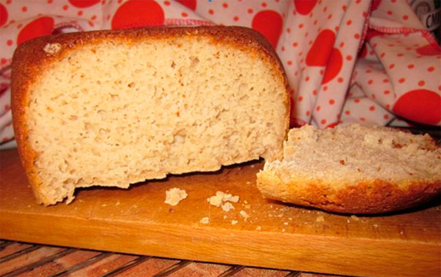 Фото безглютенового кукурузного хлеба с рисовой мукой